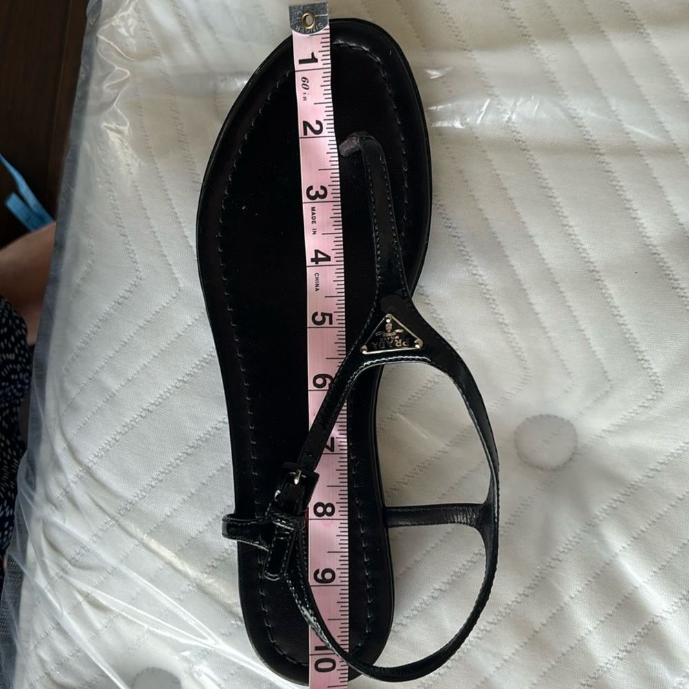 Prada logo thong sandal - Picture 4 of 4